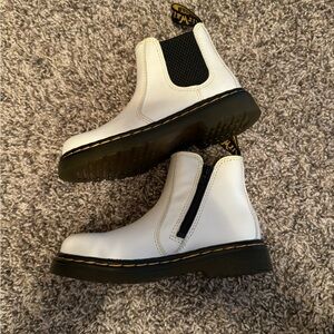 White dr martens